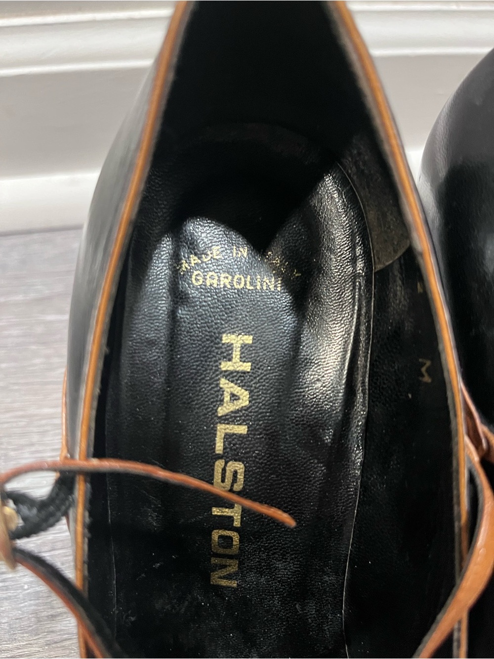 RARE Vintage Halston black and cognac leather ankle strap heels in a two-tone - Picture 10 of 10
